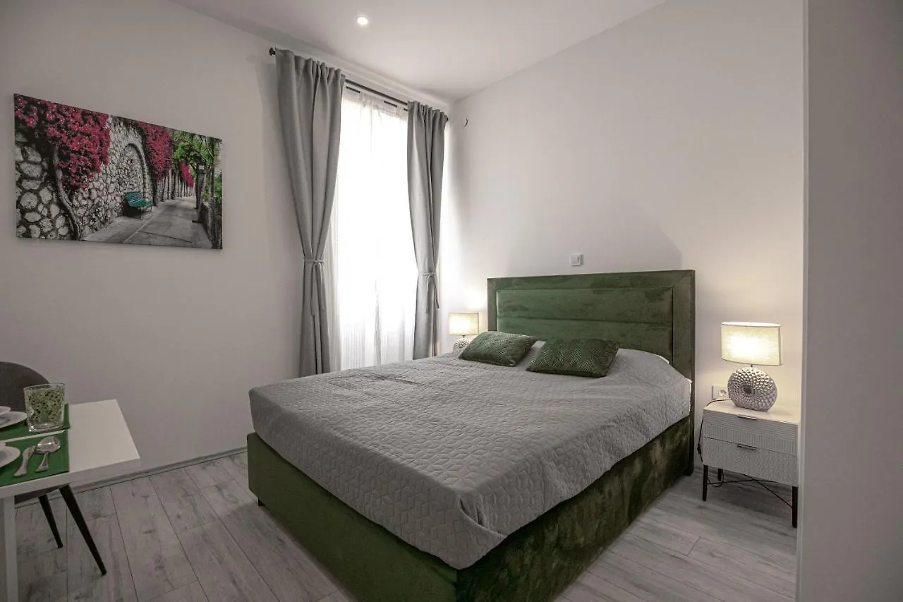 Studio Deluxe Antonio Pula