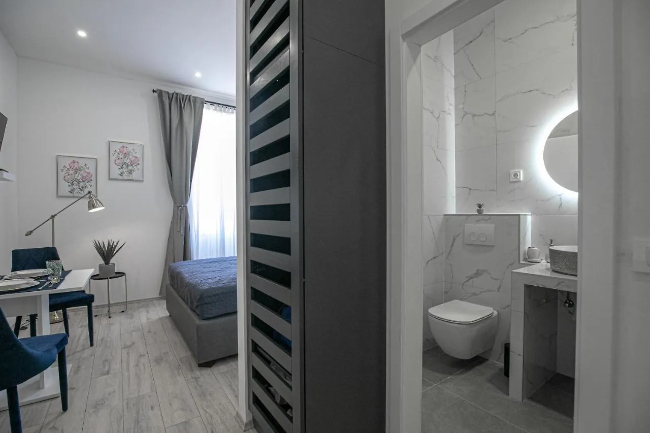 Studio Deluxe Antonio Pula 0*,  Croatia