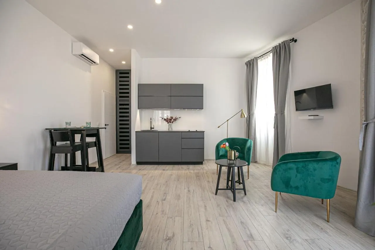 Studio Deluxe Antonio Pula