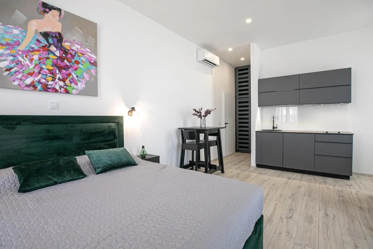Studio Deluxe Antonio Pula 0*,  Croatia
