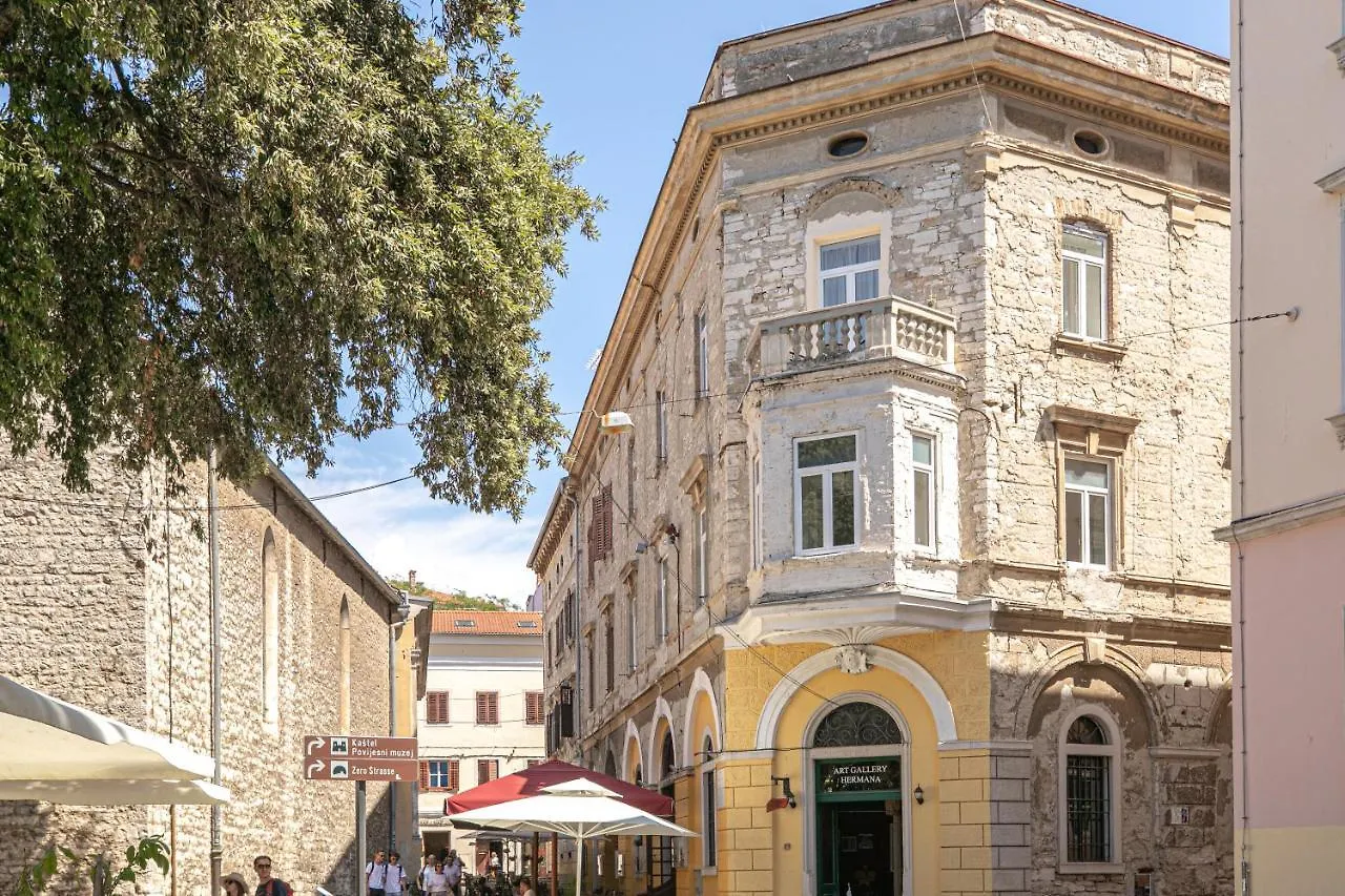Studio Deluxe Antonio Pula 0*,  Croatia